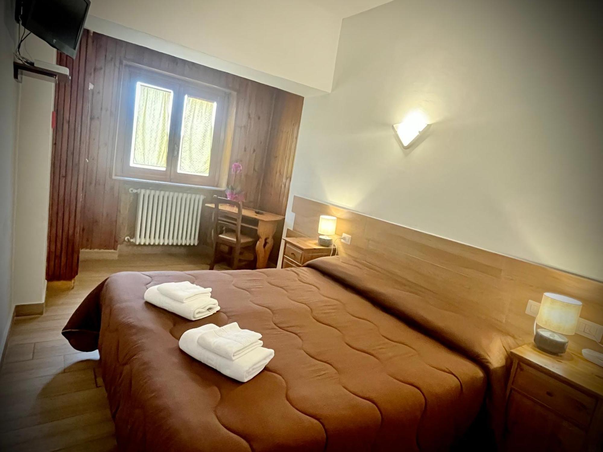 Hotel Pinguino Pescasseroli Exteriör bild